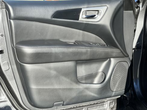 Used 2020 Nissan Pathfinder SV w/ Cargo Package image 11