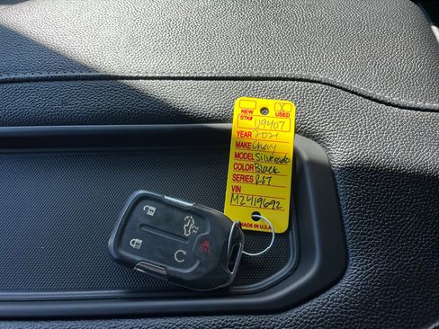 Used 2021 Chevrolet Silverado 1500 RST image 29