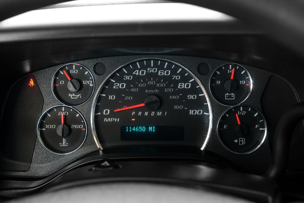 Used 2024 Chevrolet Express 2500 w/ Driver Convenience Package RWD image 12