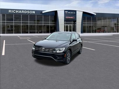 Used 2019 Volkswagen Tiguan SE w/ Panoramic Sunroof Package