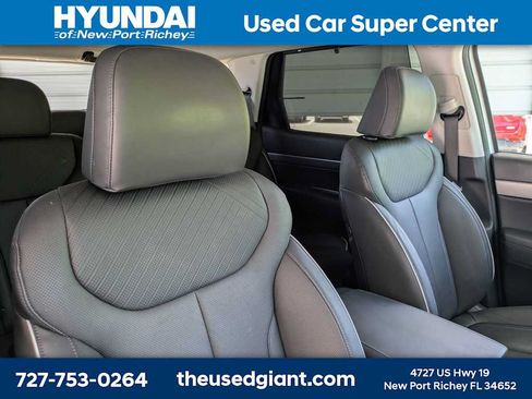 Certified 2025 Hyundai Palisade SEL FWD image 6