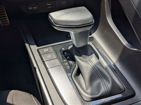Used 2025 Hyundai Elantra Sport FWD image 16