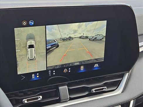 New 2026 Chevrolet Equinox LT w/ Convenience Package II FWD image 13
