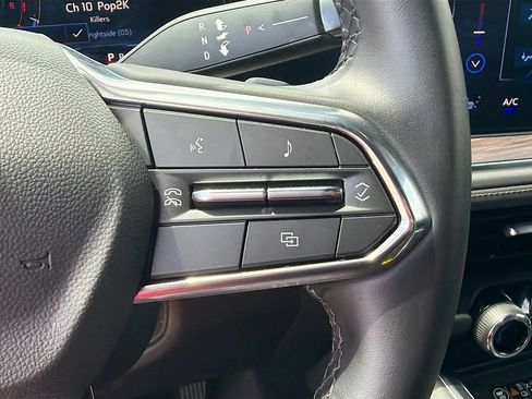 Used 2025 Chevrolet Suburban Z71 AWD/4WD image 38