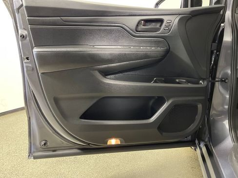 Used 2023 Honda Odyssey EX-L image 17