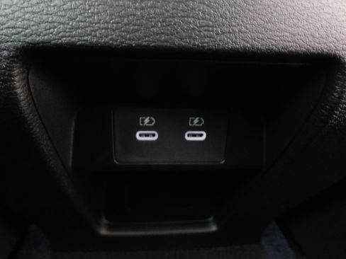 New 2025 Mitsubishi Outlander SE image 30