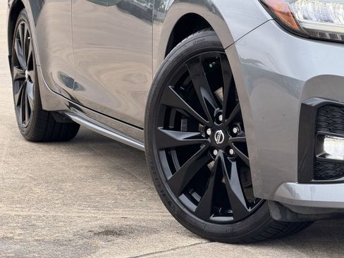 Used 2021 Nissan Maxima SR w/ Sport Mat Group FWD image 12