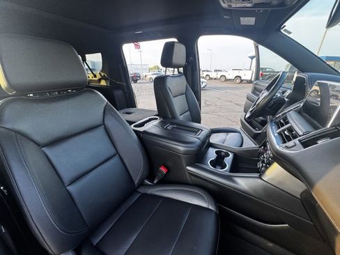 Used 2024 Chevrolet Suburban Z71 w/ Luxury Package image 14