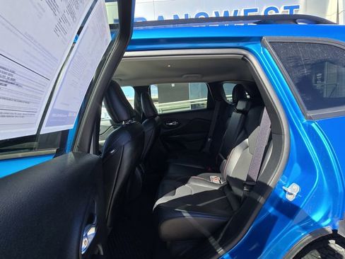 Used 2022 Jeep Cherokee Trailhawk w/ Premium Leather Package image 29