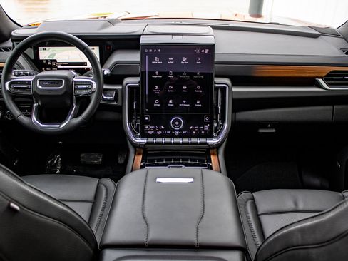 Used 2025 GMC Yukon XL Denali w/ Sun & Power Step Package image 21