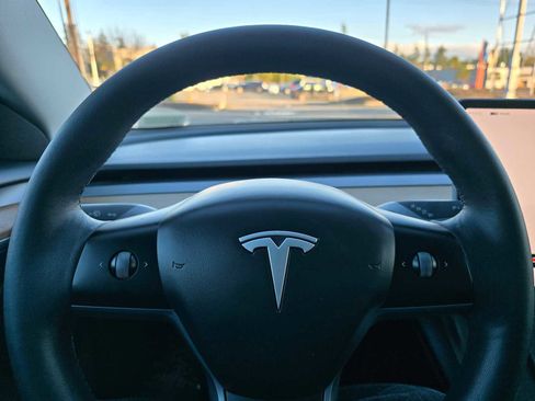 Used 2023 Tesla Model 3 Standard Range image 30