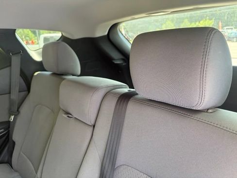 Used 2017 Hyundai Santa Fe Sport FWD image 17