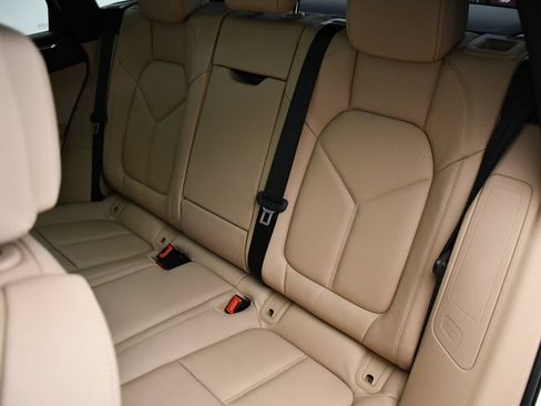 Certified 2026 Porsche Macan AWD/4WD image 46