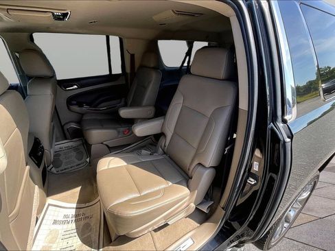 Used 2019 Chevrolet Suburban Premier AWD/4WD image 26
