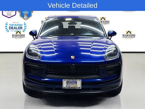 Used 2024 Porsche Macan AWD/4WD image 2