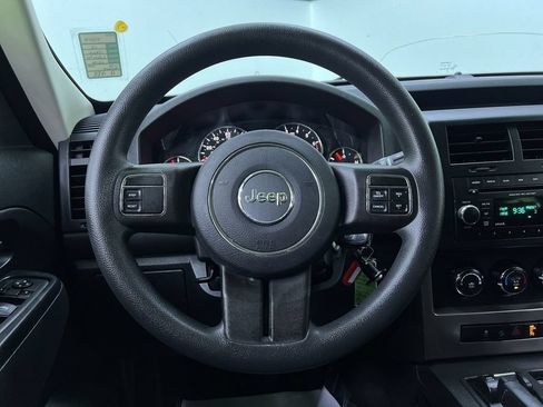 Used 2012 Jeep Liberty Sport AWD/4WD image 20