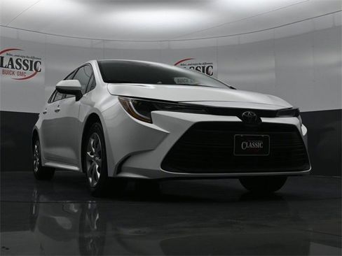 Used 2024 Toyota Corolla LE image 26