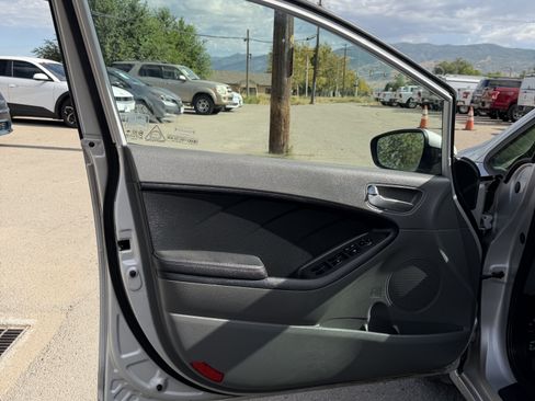 Used 2018 Kia Forte LX w/ LX Rear Camera Package FWD image 13