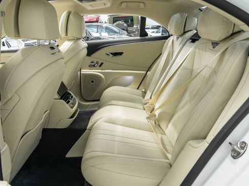 Used 2024 Bentley Flying Spur V8 AWD/4WD image 26