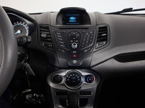 Used 2014 Ford Fiesta SE image 18