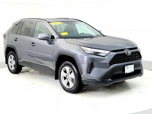 Used 2025 Toyota RAV4 XLE w/ Convenience Package image 7