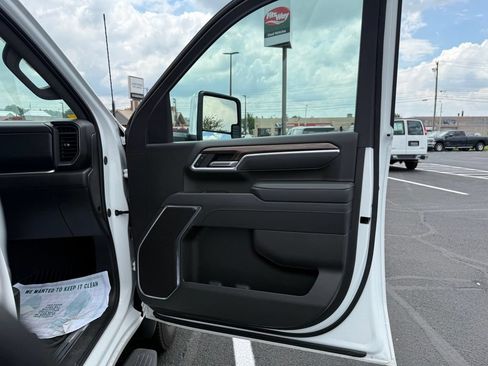 Used 2018 Chevrolet Silverado 2500 LT w/ LT Fleet Convenience Package AWD/4WD image 12