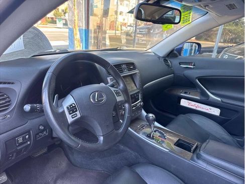 Used 2011 Lexus IS 250C image 19