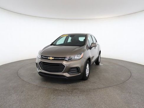 Used 2020 Chevrolet Trax LS image 32