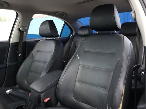 Used 2012 Volkswagen Jetta SE FWD image 18