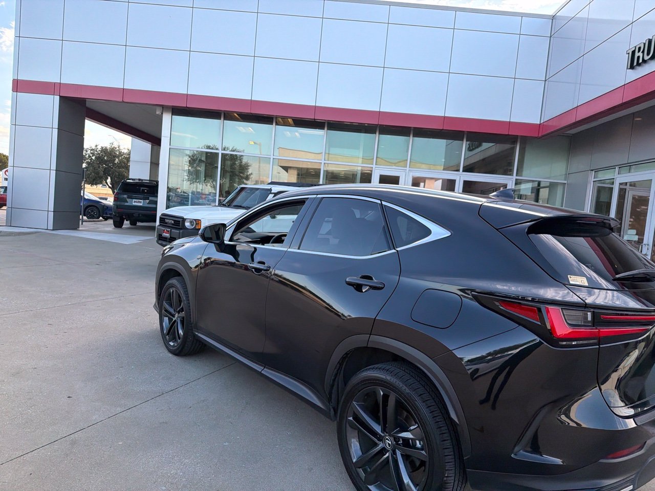 Used 2025 Lexus NX 450h+ AWD w/ Accessory Package (Z2) image 7