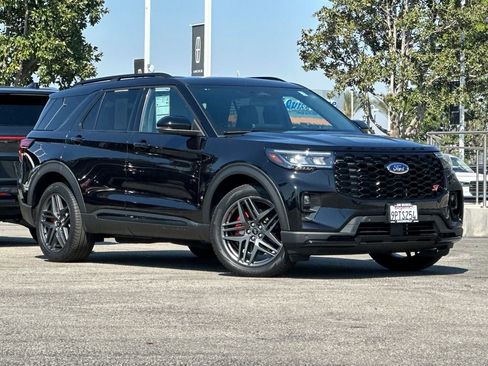 Certified 2025 Ford Explorer ST AWD/4WD image 1