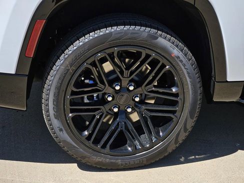 New 2025 Jeep Wagoneer Series II w/ Premium Group I image 5