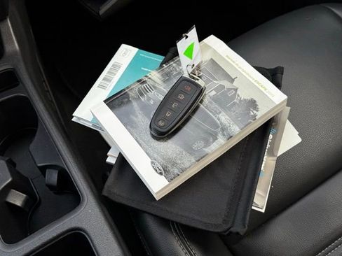 Used 2019 Ford Escape SEL image 5