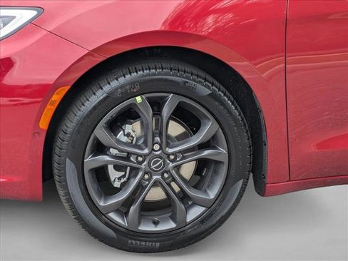 New 2026 Chrysler Pacifica Select FWD image 10