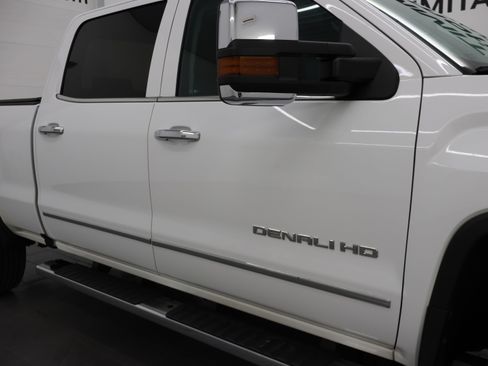 Used 2016 GMC Sierra 2500 Denali w/ Duramax Plus Package AWD/4WD image 22