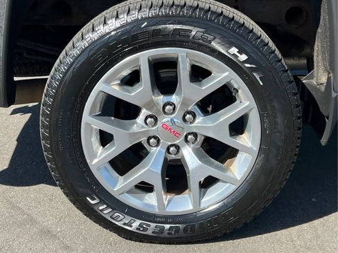 Used 2018 GMC Sierra 1500 SLT w/ SLT Premium Package AWD/4WD image 30