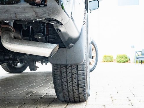 Used 2024 Nissan Titan SV w/ SV Bronze Edition Package image 39