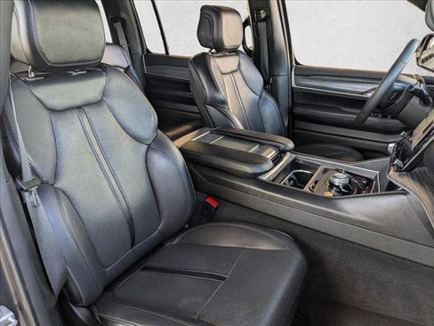 Used 2024 Jeep Wagoneer Series II w/ Flexible Seating Group image 22