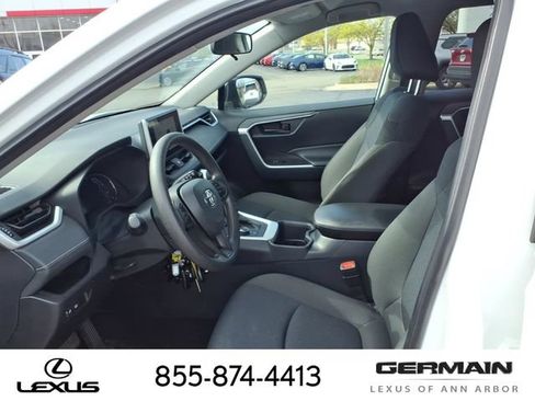 Used 2025 Toyota RAV4 LE AWD/4WD image 13