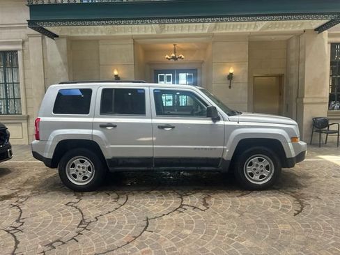 Used 2011 Jeep Patriot Sport AWD/4WD image 5