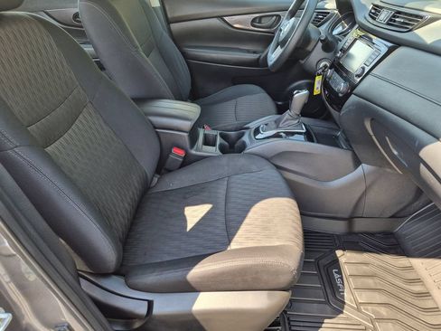 Used 2019 Nissan Rogue S AWD/4WD image 28