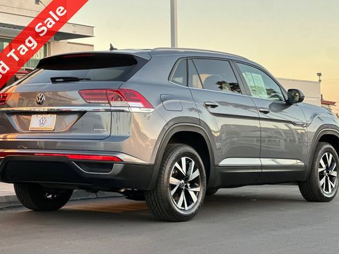Certified 2022 Volkswagen Atlas Cross Sport SE image 5