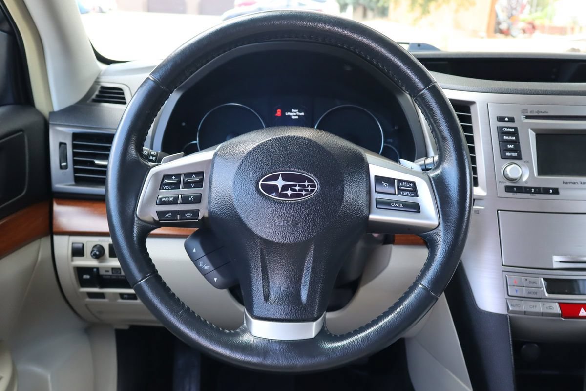 Used 2014 Subaru Outback 2.5i Limited w/ Moonroof Package AWD/4WD image 18