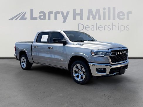 Used 2025 RAM 1500 Big Horn AWD/4WD image 7