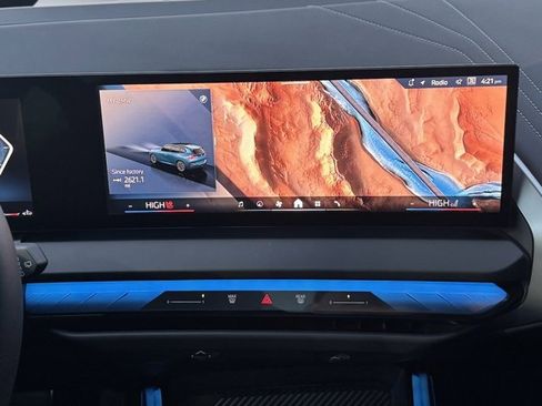 Used 2025 BMW X3 xDrive30i w/ Premium Package image 23