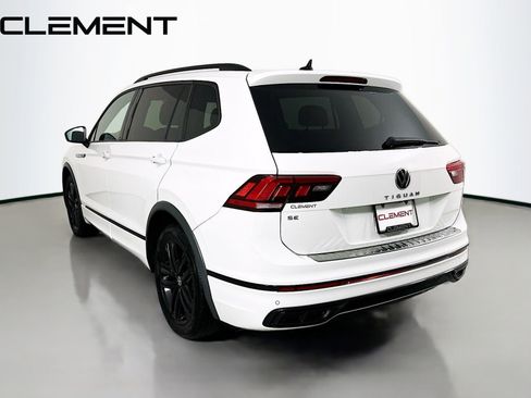 Used 2022 Volkswagen Tiguan SE R-Line image 10
