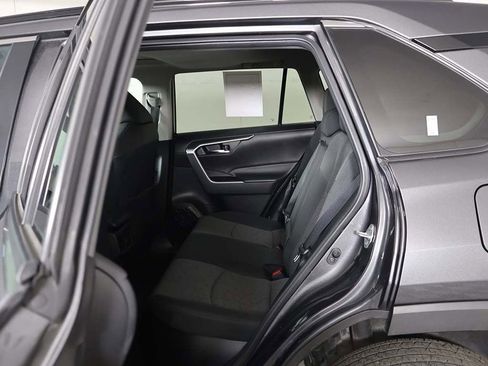 Used 2022 Toyota RAV4 XLE w/ Convenience Package AWD/4WD image 32