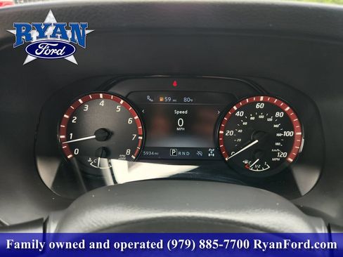 Used 2025 Nissan Frontier PRO-4X AWD/4WD image 11