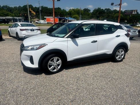 Used 2024 Nissan Kicks S FWD image 9