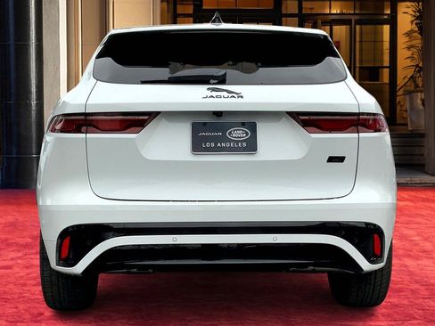 New 2026 Jaguar F-PACE R-Dynamic S image 3